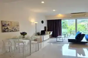 Chic Condo by Bcare - Purple Rose Apartments, Karon