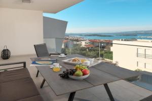 Hillside Apartment Panorama View, Betina