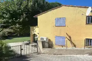 Petra - Cozy apartment with Garden, St. Maxime