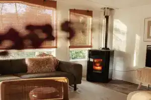 Boshuisje met kachel "Huisje van Loof" op de Veluwe Guest house, Nunspeet