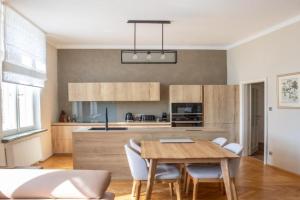 Husova 87 Magnolia Suite Apartments, Liberec