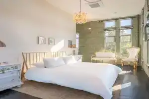 Hotel Narcissus - Room 6, San Diego