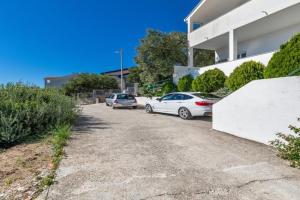 Apartments with parking space Podaca, Makarska - 24856, Gradac