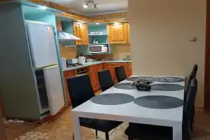 Four Seasons apartman, Morahalom