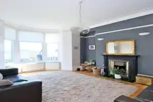 Flat in Cults perfect for Royal Deeside visits Apartments, Aberdeen