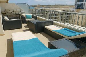 Modern Penthouse with 2 Bedroom & 2 Terraces by Seafront Walk, St Julians