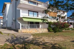 Apartments with parking space, Krk - 24857, PUNAT