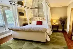 Reflection Suite- The Lotus House, Eureka Springs