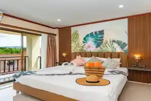 The Outdoor Hotel, Kata
