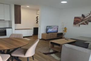 Sunshine III Apartment, Kraguyevats
