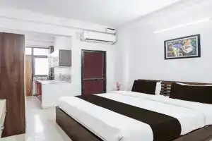 Helo Stay Vivek Vihar Metro Station Hotel, Jaipur