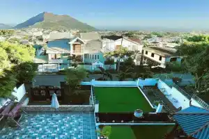 Yiru Academy's upstairs art & viewing room 2, Quatre Bornes