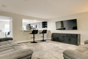 4 Mi to IAH Suburban Houston Townhome Guest house, Humble