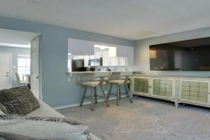 Pets Welcome! Townhome 4 Mi to Airport Guest house, Humble