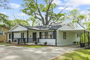 21st Street Evergreen Charm Guest house, Birmingham