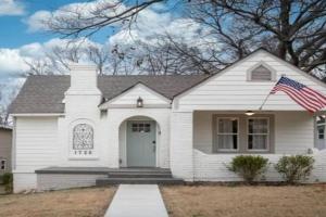 28th Street Historic at Norwood Guest house, Birmingham