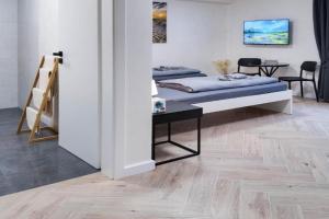 ALFA Mikroapartment 2 Betten Küche Bad l SmartTV WIFI l Porsche & Bosch l 2 Beds Kitchen Bath BS21A2, Stuttgart