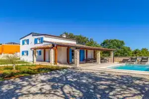 Amazing Home In Guest house, Krnica