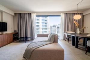 The Official Mercury Suites - Luxurious APT with Wifi by 360 Estates, Pembroke