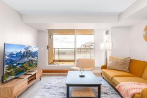SkyView 2BR Plus Den Stunning Views Steps to SQ1 Mall Apartments, Mississauga
