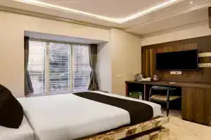 Hotel O The Lake Regency, Kolkata