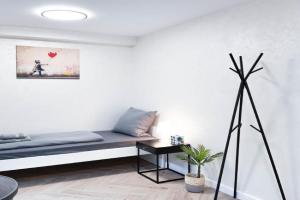 ALFA Mikroapartment Küche Bad l SmartTV WIFI l Porsche & Bosch l Kitchen Bath BS21A3, Stuttgart