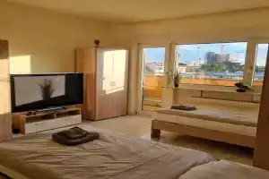 Deluxe 3-Zimmerwohnung mit zwei Balkonen und moderner Küche Apartments, Offenbach
