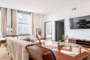 Downtown 1BR Escape Rooftop Access Apartments, Birmingham