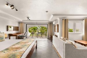 Grand Sahāna 11 - 1BR Beachfront Apartment - Work from Paradise - Digital Nomad, Trou aux Biches