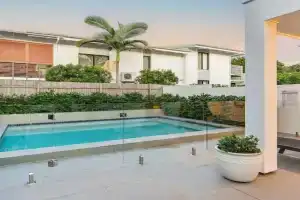 Perfectly located Noosa Hill Oasis w private pool Guest house, Noosa Heads
