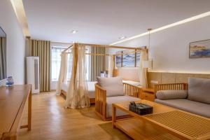 Floral Hotel Daifeng Lake House, Guilin