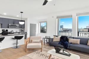 Upscale 2BR Near Regions Field n Park Apartments, Birmingham