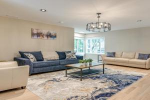 2 Mi to South Shore Beach Urban Retreat with Yard Guest house, Chicago
