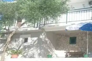 Apartments with parking space, Peljesac - 15976, Trpanj
