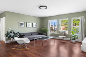 3835 W North #2 Guest house, Chicago