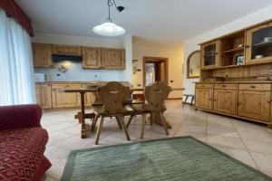 095 Cond Gaiolin, 24 Apartments, Pinzolo