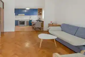 Parkview Apartments, Bar