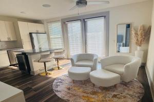 LUX Apt 2 Min to TCU Pool & Gym! Apartments, Fort Worth