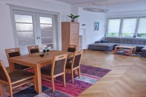 Villa im Grünen, Weissenfels