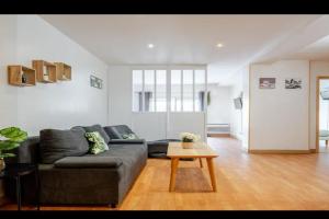 Loft 2 min Gare Saint Charles ,2 chambres 6p Apartments, Marseille