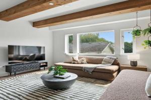 The Adelynn 5BR - Sleek - Spacious - Walkable Guest house, Portland