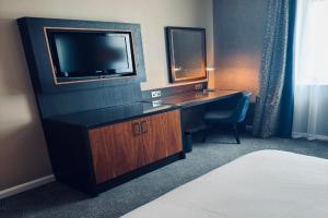 Brighton place Hotel, Brookline
