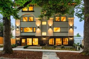 Kerns 6BR - New Spanish Style Group Stay Guest house, Portland