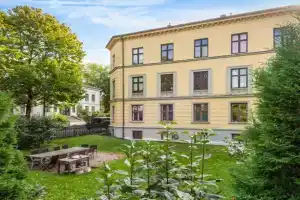 Just steps behind the Royal Palace Apartments, Oslo