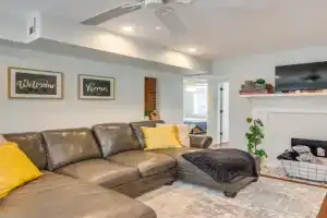 Convenient OKC Apartment 4 Mi to Dtwn!, Oklahoma City