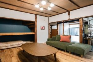 9 mins walk from Kawaramachi St Private rental MAX 6 people Apartments, Takamatsu