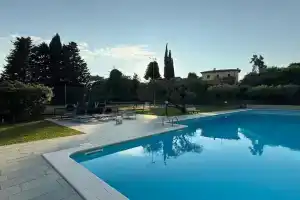 Lake View Residence Castello Apartments, Moniga