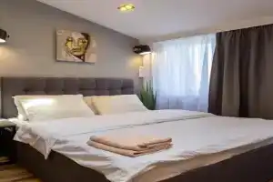 Zatishna na Harkivskiy naberezhniy 3 Apartments, Kharkiv
