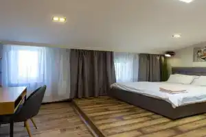 Mansardna bilya TRTs Nikolskiy - Harkivska naberezhna 3 Apartments, Kharkiv