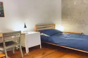 Chambre privée non verrouillée dans un appartement partagé - avec chien Guest house, Strasbourg